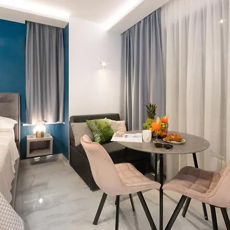 Sunnyside Luxury With Free Parking And Swimming Pool Apartmán *