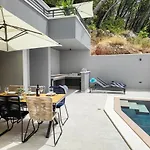 Sunnyside Luxury With Free Parking And Swimming Pool Brela