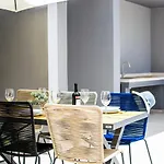 Sunnyside Luxury With Free Parking And Swimming Pool *