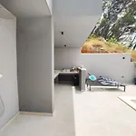 Sunnyside Luxury With Free Parking And Swimming Pool Apartman *