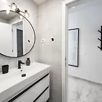 Sunnyside Luxury With Free Parking And Swimming Pool *