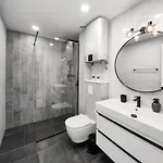 Sunnyside Luxury With Free Parking And Swimming Pool Apartman Brela
