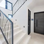 Apartman Sunnyside Luxury With Free Parking And Swimming Pool Brela