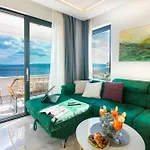 Apartman Sunnyside Luxury With Free Parking And Swimming Pool