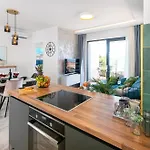 Sunnyside Luxury With Free Parking And Swimming Pool Apartman Brela