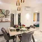 Sunnyside Luxury With Free Parking And Swimming Pool Apartman *