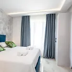 Sunnyside Luxury With Free Parking And Swimming Pool Apartman