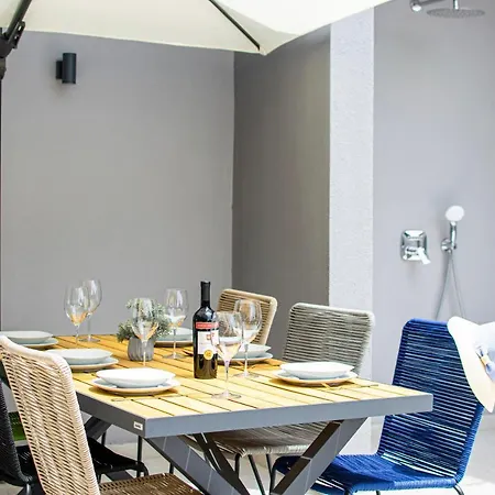 Sunnyside Luxury With Free Parking And Swimming Pool Apartment