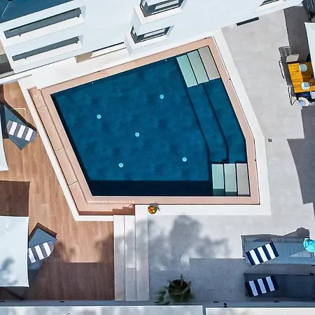 Sunnyside Luxury With Free Parking And Swimming Pool Apartment Brela