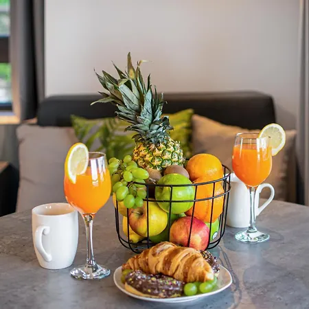 Sunnyside Luxury With Free Parking And Swimming Pool Brela
