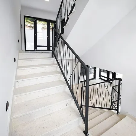 Apartment Sunnyside Luxury With Free Parking And Swimming Pool Brela