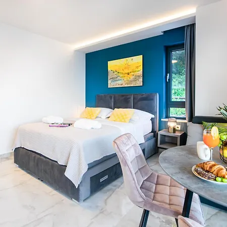 Sunnyside Luxury With Free Parking And Swimming Pool Brela