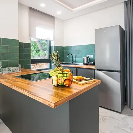 Sunnyside Luxury With Free Parking And Swimming Pool Brela