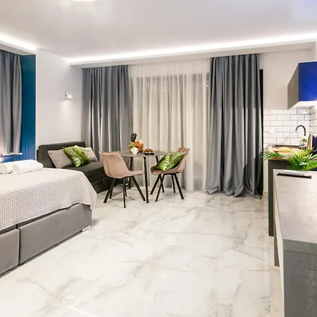 Sunnyside Luxury With Free Parking And Swimming Pool Apartment