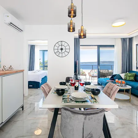 Apartment Sunnyside Luxury With Free Parking And Swimming Pool