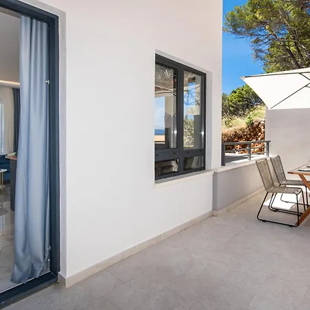 Sunnyside Luxury With Free Parking And Swimming Pool Apartment Brela