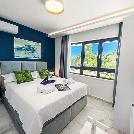 Sunnyside Luxury With Free Parking And Swimming Pool Apartment Brela