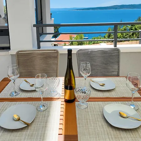 Apartment Sunnyside Luxury With Free Parking And Swimming Pool *