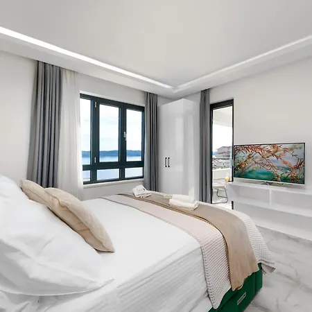 Sunnyside Luxury With Free Parking And Swimming Pool Appartement