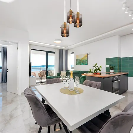 Sunnyside Luxury With Free Parking And Swimming Pool Appartement *