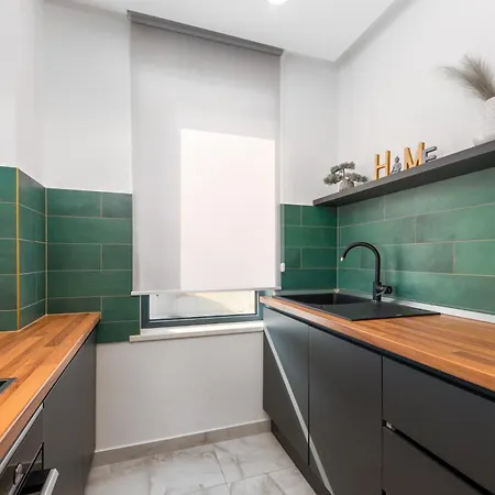 Sunnyside Luxury With Free Parking And Swimming Pool