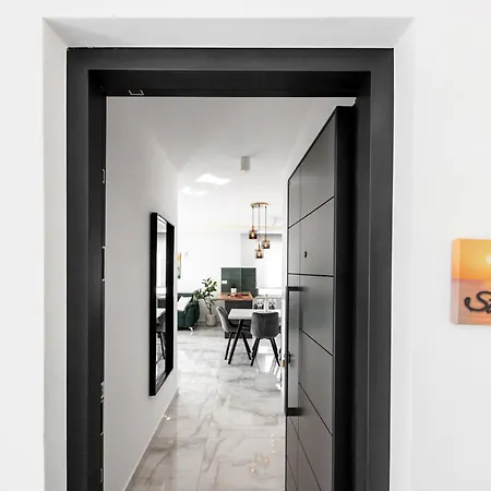 Appartement Sunnyside Luxury With Free Parking And Swimming Pool *