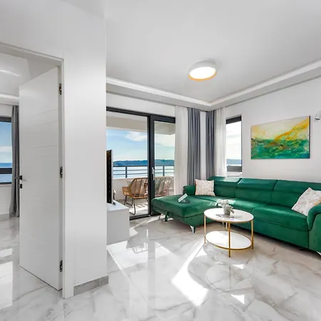 Sunnyside Luxury With Free Parking And Swimming Pool