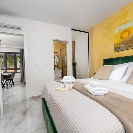 Sunnyside Luxury With Free Parking And Swimming Pool Appartement *