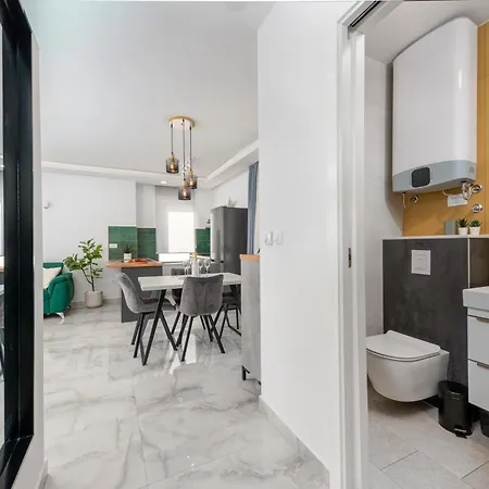 Sunnyside Luxury With Free Parking And Swimming Pool Appartement Brela