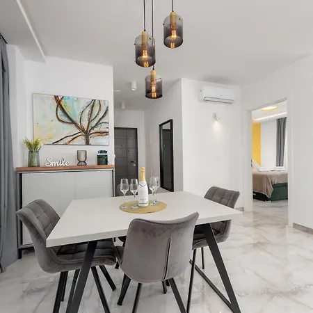 Sunnyside Luxury With Free Parking And Swimming Pool * Brela