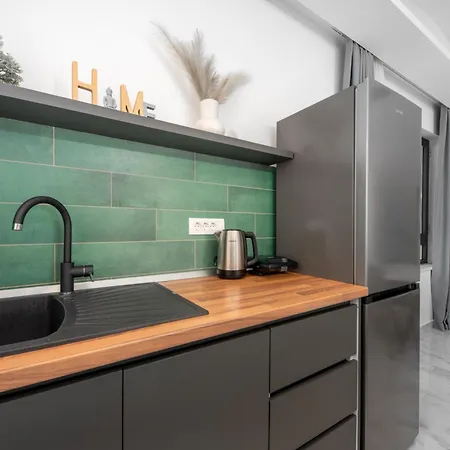 Sunnyside Luxury With Free Parking And Swimming Pool Appartement Brela