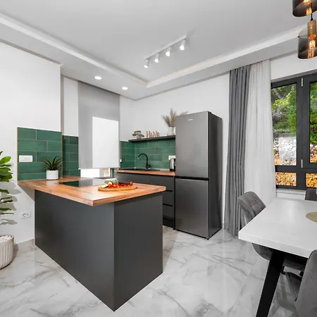 Sunnyside Luxury With Free Parking And Swimming Pool * Brela