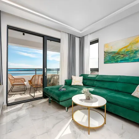 Appartement Sunnyside Luxury With Free Parking And Swimming Pool