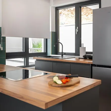 Appartement Sunnyside Luxury With Free Parking And Swimming Pool