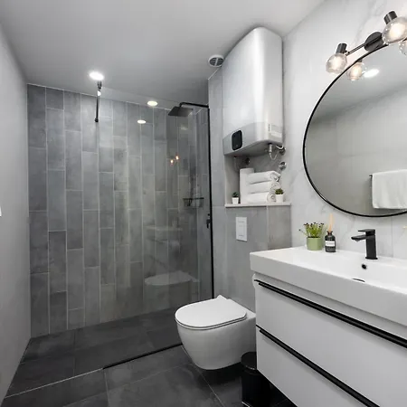 Appartement Sunnyside Luxury With Free Parking And Swimming Pool *