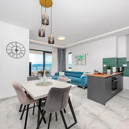 Appartement Sunnyside Luxury With Free Parking And Swimming Pool