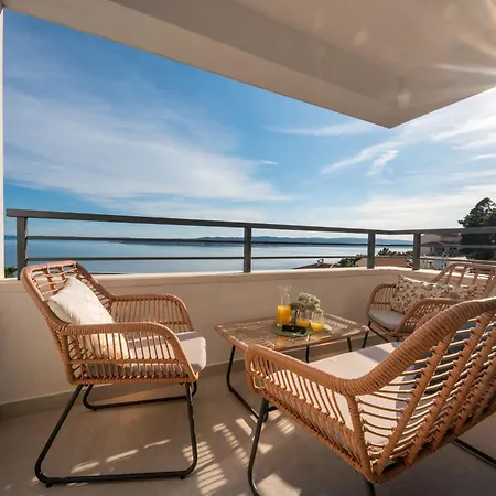 Sunnyside Luxury With Free Parking And Swimming Pool Brela