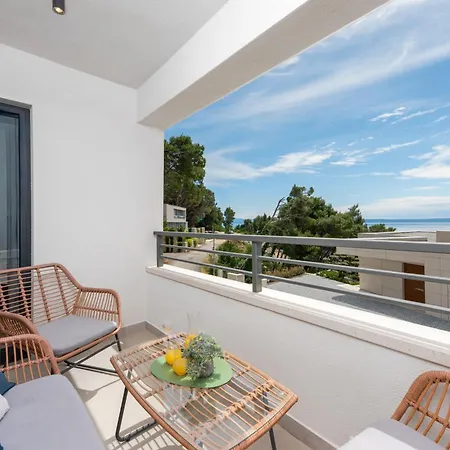 Sunnyside Luxury With Free Parking And Swimming Pool Appartement