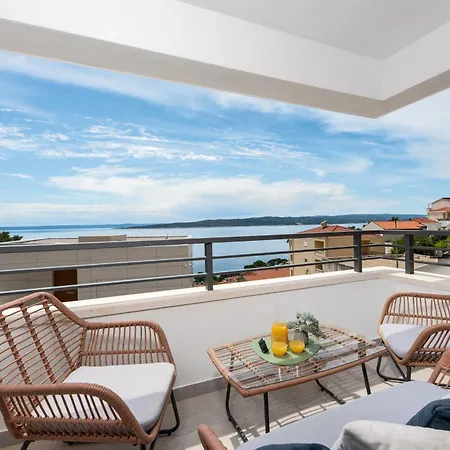 Appartement Sunnyside Luxury With Free Parking And Swimming Pool